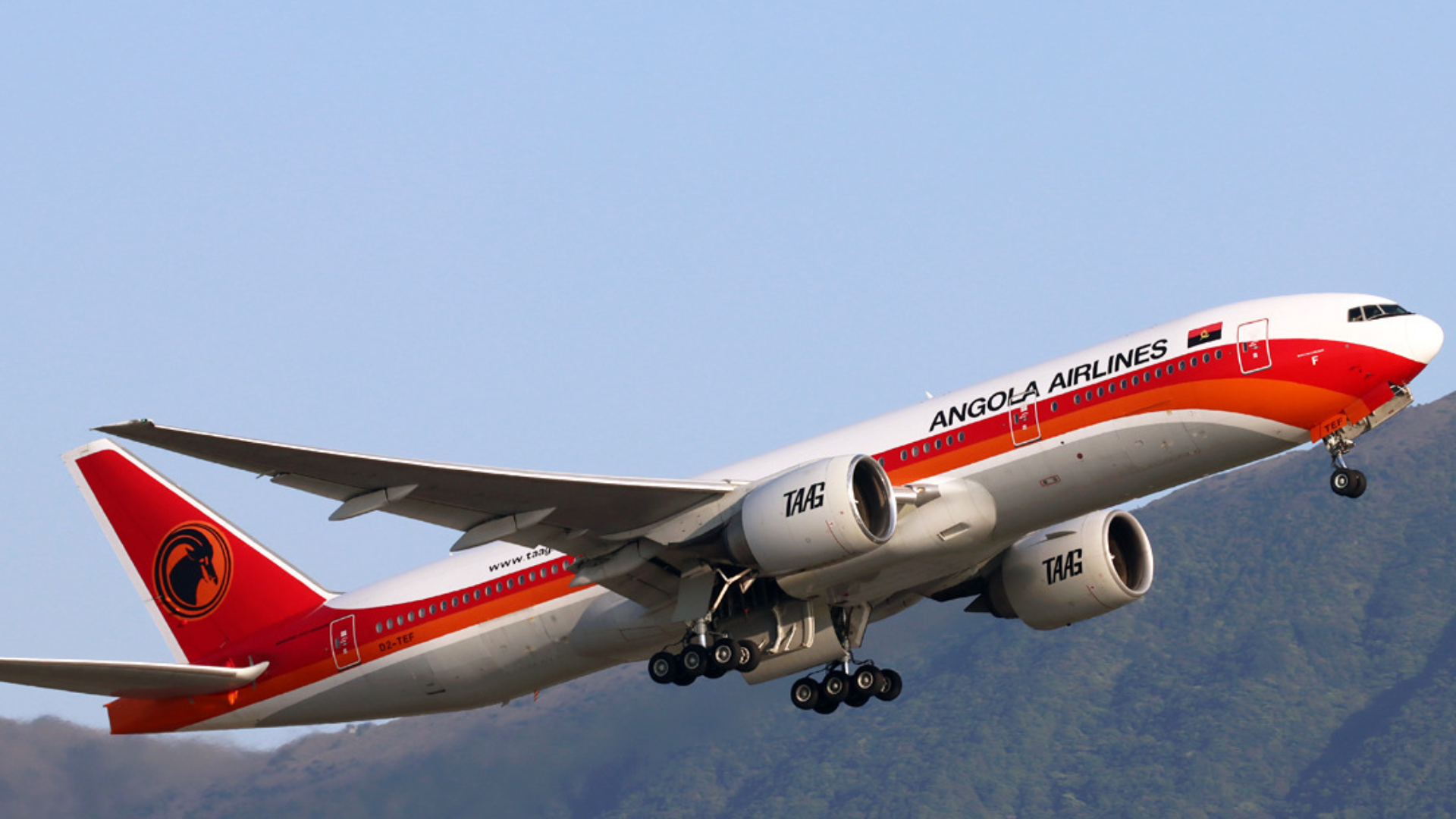 TAAG Angola Airplane